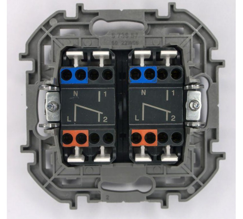 Переключатель модульный 2-кл. Inspiria 10AX 250В алюм. Leg 673657